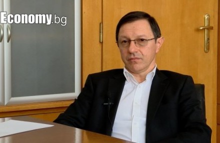Мирослав Вичев: Рано е да мислим, че някой може да измести банките