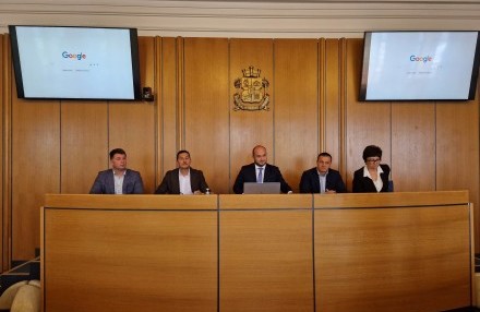 Центърът за градска мобилност, в партньорство с БОРИКА, предлага изцяло онлайн заявяване на винетен стикер за локално платено паркиране