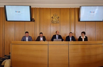 Центърът за градска мобилност, в партньорство с БОРИКА, предлага изцяло онлайн заявяване на винетен стикер за локално платено паркиране