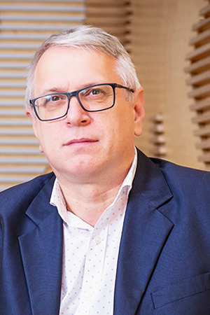 Marian 
Cholakov